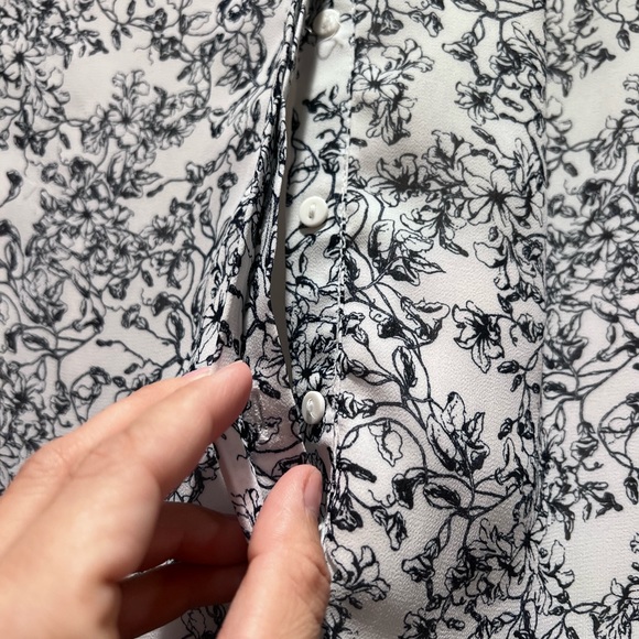 COPY - Black floral H&M Dress - Picture 4 of 7